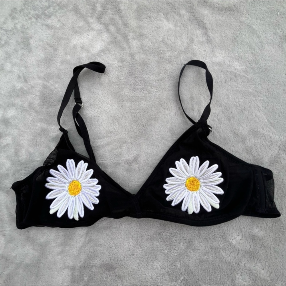 Black Floral Embroidered Women's bralette